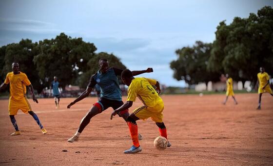 De tiroteos a partidos de fútbol: la vida en primera línea de mantenimiento de la paz de la ONU